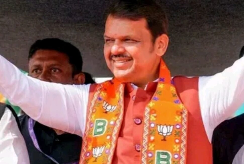 आम्ही चक्रव्युह तोडून दाखवू तो चक्रव्युह तुटलेला आहे