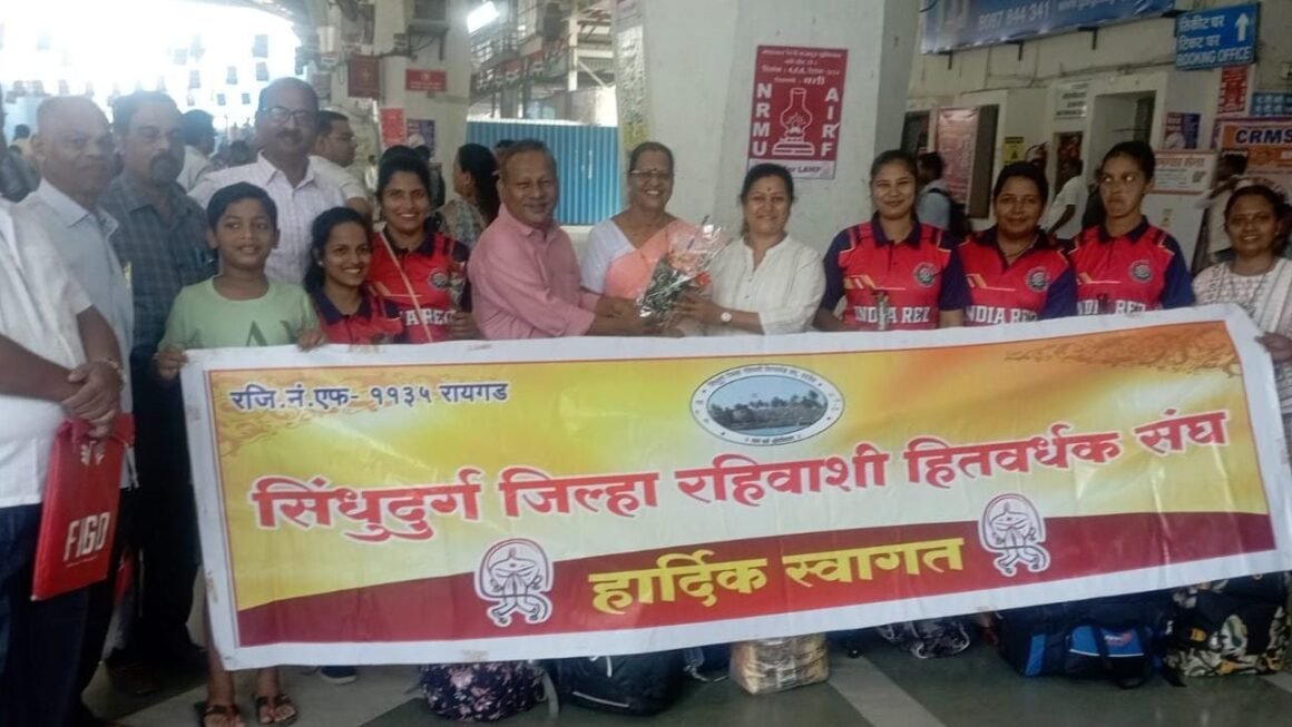 सिंधुदुर्ग जिल्हा रहिवासी हितवर्धक संघाची सिंधुदुर्गातील दिव्यांग क्रिकेटपटूना मदत