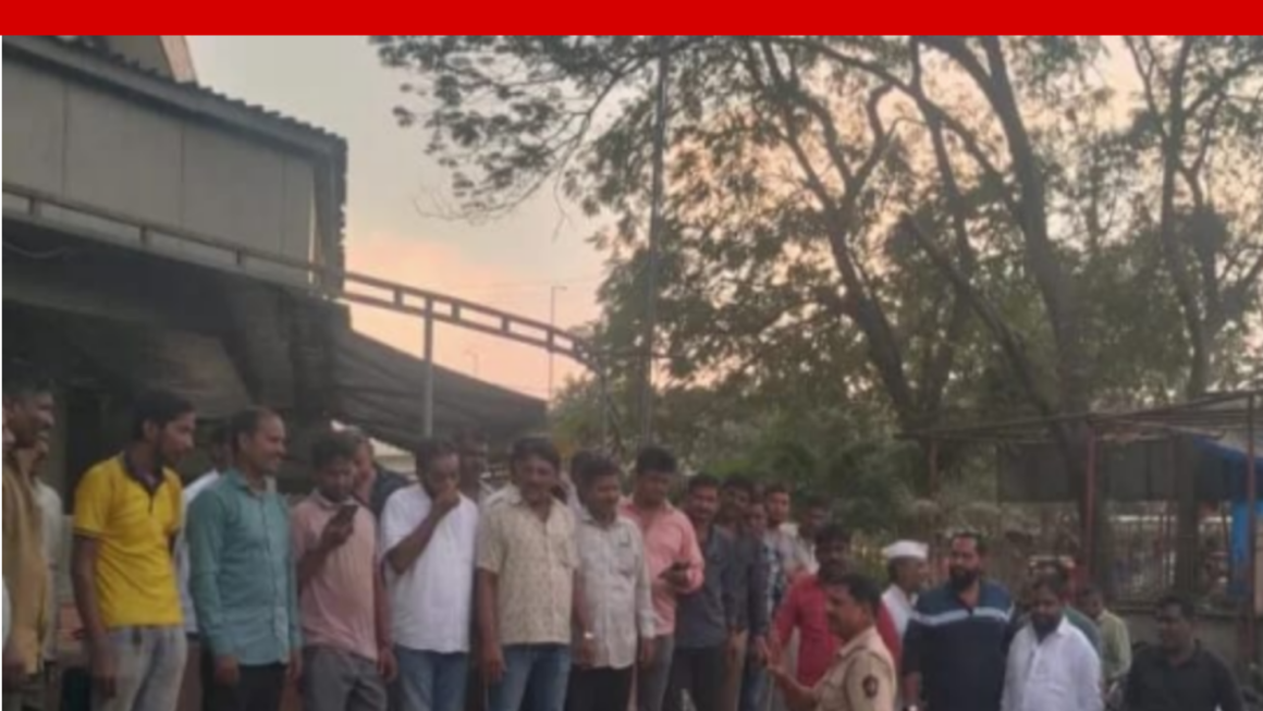 कळंबोली वाहतूक शाखेची पार्किंग बाबत वाहतूकदारांसोबत कॉर्नर बैठक!