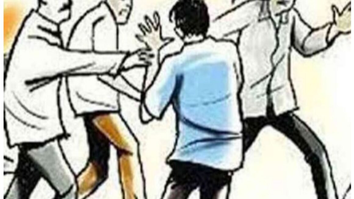 पैसे लुटण्याच्या बहाण्याने मारहाण