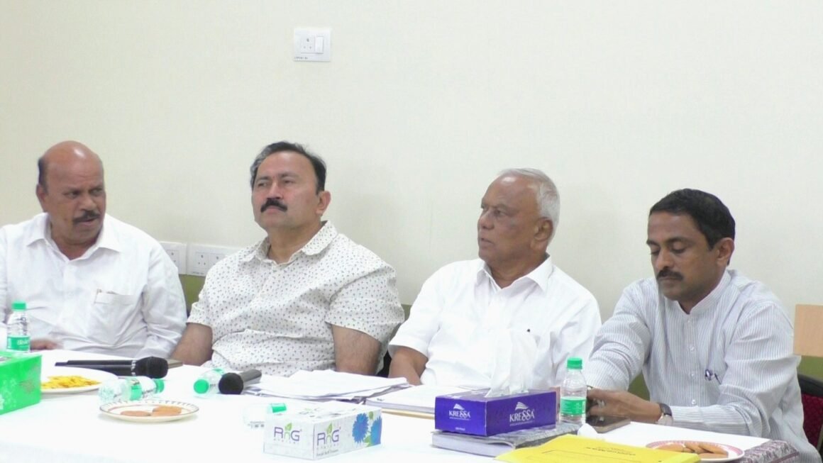 छत्रपती शिवाजी महाराज अश्वारूढ पुतळा उभारणी व सुशोभीकरण समितीची बैठक संपन्न; शिवसृष्टी उभारणीच्या कामाला लवकरच सुरुवात होणार