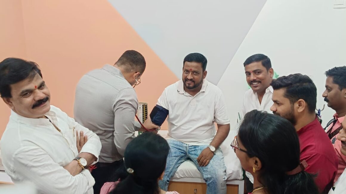 उपमुख्यमंत्री एकनाथ शिंदे यांच्या वाढदिवसानिमित्त कळंबोली मध्ये आरोग्य शिबिर