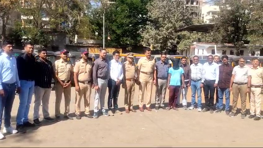 *रिक्षा चालकच ठरला रिक्षा चोर; पनवेल शहर पोलीसांनी सराईत ऑटो रिक्षा चोरास अटक करून १८ ऑटो रिक्षा जप्त केल्या*
