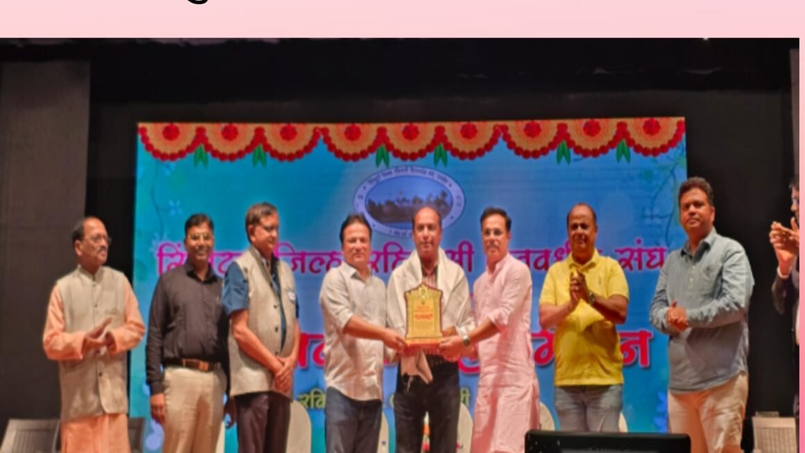 पत्रकार संजय कदम यांना सिंधुरत्न पुरस्काराने आले गौरविण्यात