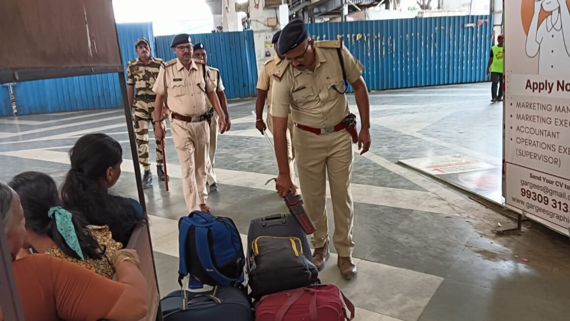 उलवे पोलिसांकडून  कोंबिंग ऑपरेशन अंतर्गत मोठी कारवाई 