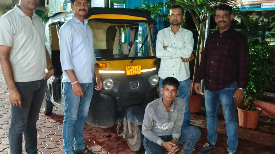 सराईत रिक्षा चोर गुन्हेगारांकडून चोरीची रिक्षा पनवेल शहर&nbsp; पोलिसांनी केली हस्तगत
