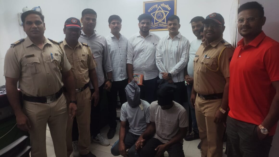 गाडीत लिफ्ट देऊन प्रवाश्याला मारहाण करून लुबाडणाऱ्या दुकलीला कोकणातून पनवेल शहर पोलिसांनी&nbsp; अटक