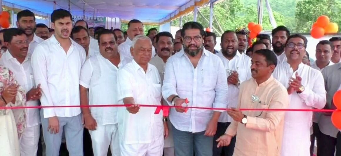 लोकनेते रामशेठ ठाकूर व आमदार प्रशांत ठाकूर यांचे कणखर नेतृत्व – मंत्री शिवेंद्रराजे भोसले यांची स्तुती