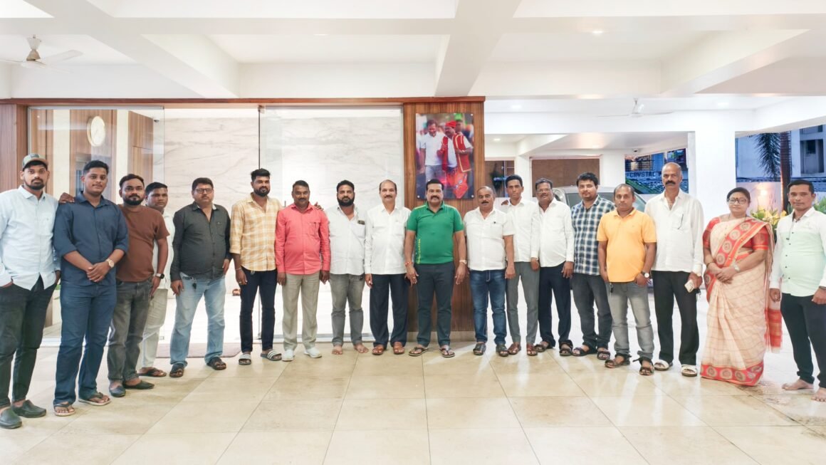 लोकनेते दि.बा.पाटील साहेबांनंतर कामगारांना आधार वाटणारा एकमेव नेता महेंद्रशेठ घरत