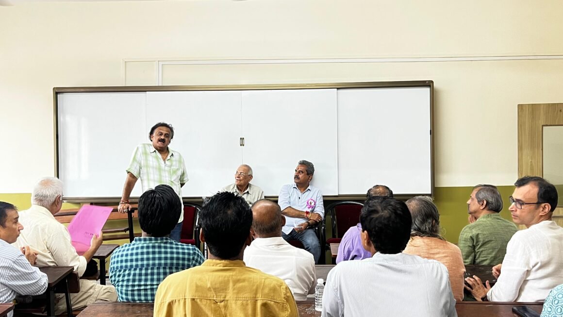 नवीन पनवेल रहिवासी संघाच्या व्हॉटसअप ग्रुपला झाली 10 वर्षे पूर्ण