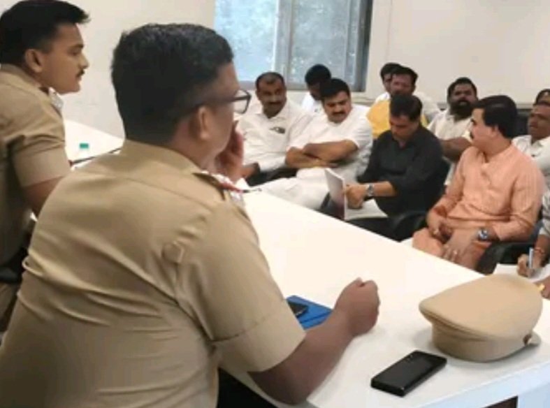  मराठा मोर्चा नियोजनासाठी पोलिसांची बैठक