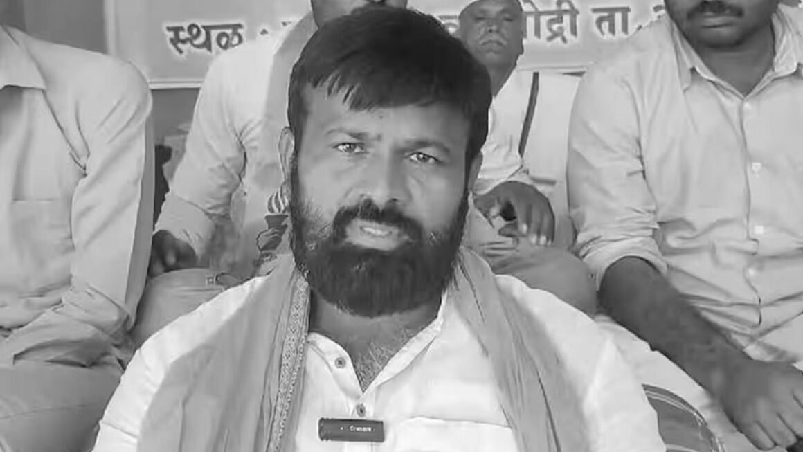 गेवराईत आरक्षण वाद पेटला : लक्ष्मण हाके यांच्या गाडीवर दगडफेक, कार्यकर्त्यांमध्ये संघर्ष