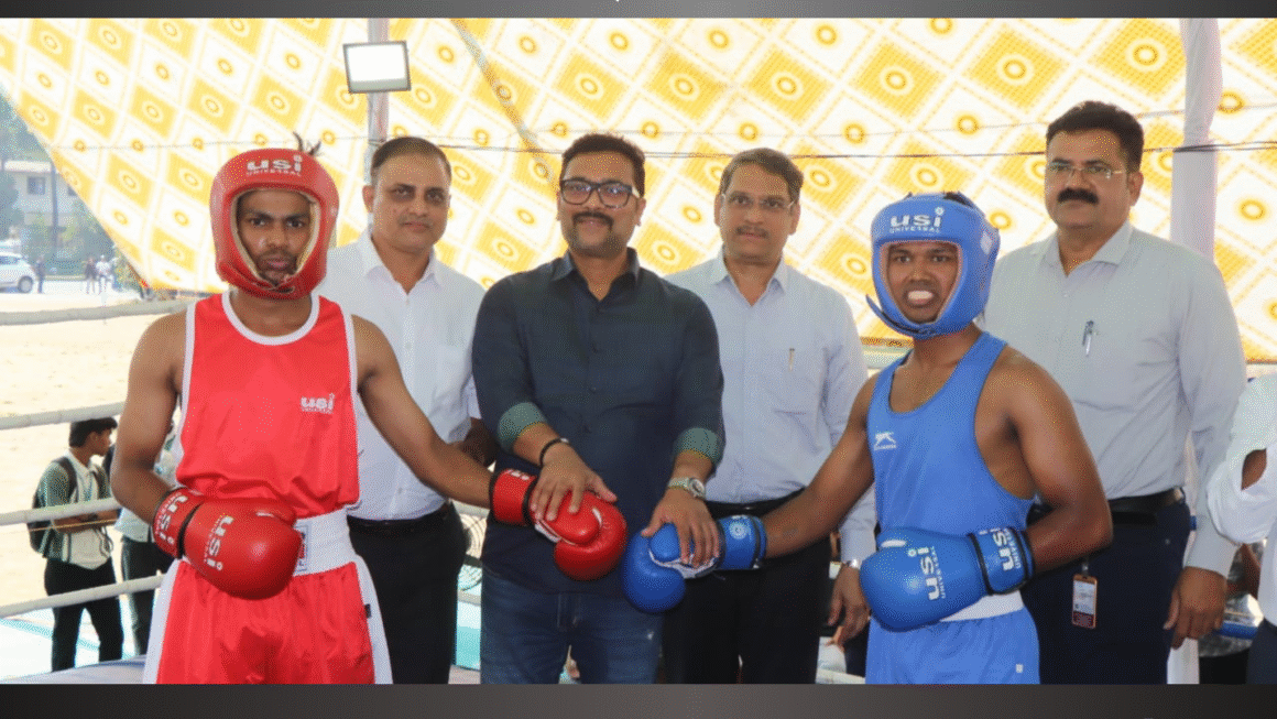 आंतर-महाविद्यालयीन बॉक्सिंग स्पर्धेला उत्साहपूर्ण सुरुवात&nbsp; ४२२ स्पर्धकांचा सहभाग&nbsp; सीकेटी महाविद्यालयात १७ ते २२ नोव्हेंबरदरम्यान स्पर्धा