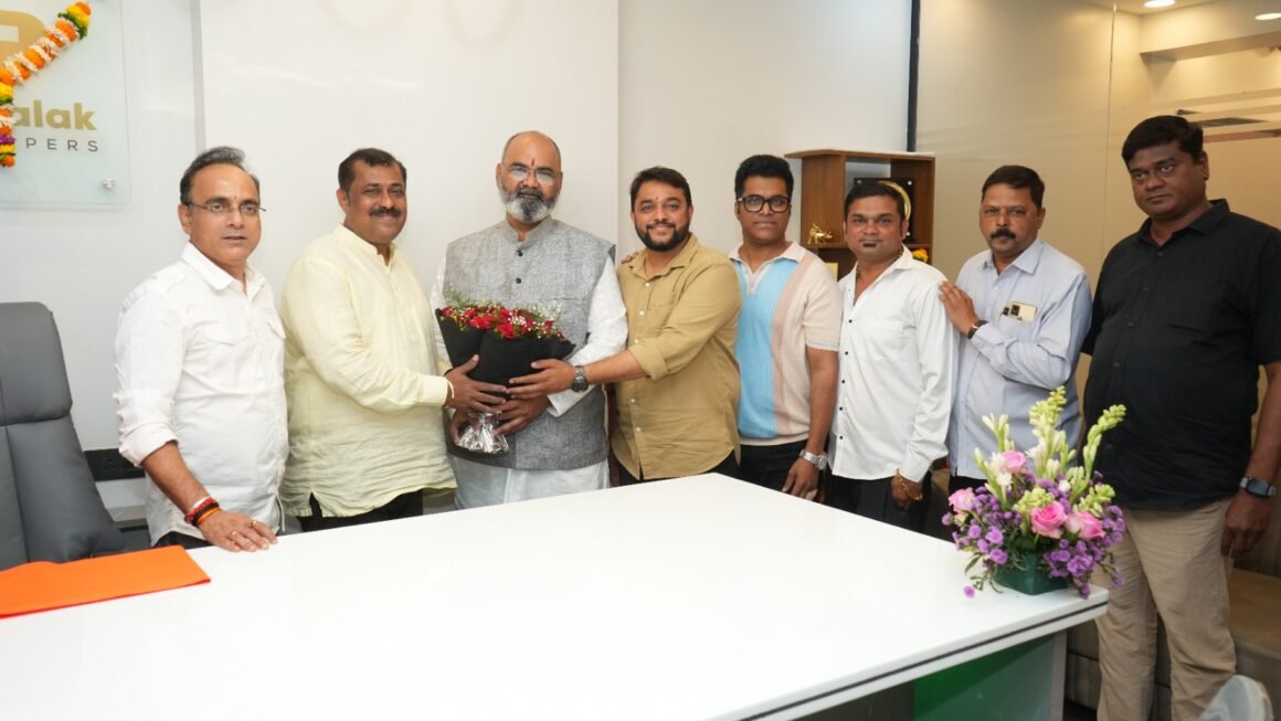 साई पलक डेव्हलोपर्सच्या नवीन कार्यालयाचे महापौर नितीन पाटील यांच्या हस्ते उदघाटन