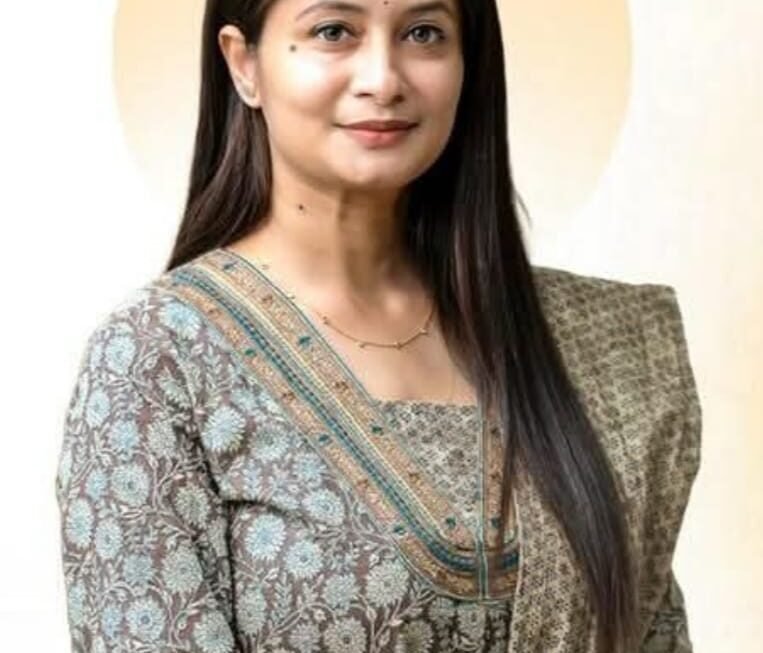 रेल्वे स्टेशन परिसरात पोलीस चौकी उभारणे व पे अँड पार्क’ पार्किंग व्यवस्था सुरू करा –&nbsp; नगरसेविका ऍड शिवानी घरत