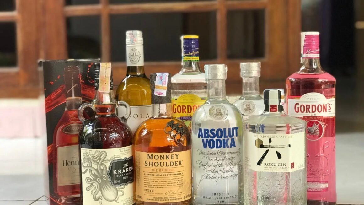 रायगड राज्य उत्पादन शुल्क&nbsp; अधिक्षक यांची बदली करा; रायगड वासीयांची मागणी