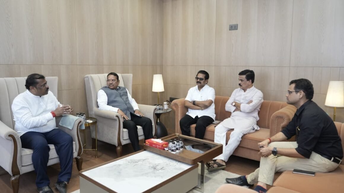 पनवेलसाठी सिडकोने पाणी उपलब्ध करून द्यावेखासदार श्रीरंग बारणे यांचे निर्देश