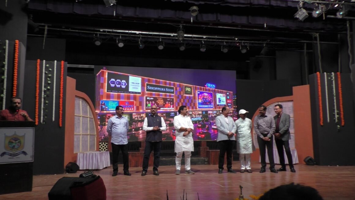 ओरायन मॉलच्या यशस्वी १० व वर्धापन दीना निमित्त आयोजित “लाभले आम्हास भाग्य” कार्यक्रमाला उत्स्फूर्त प्रतिसाद