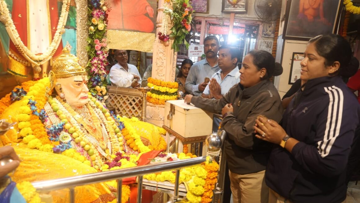 पनवेलमध्ये श्री साई नारायण बाबा आश्रमात श्री गुरु पौर्णिमा उत्सव भक्तिभावाने संपन्नअभिषेक, मंत्रोपदेश, महाचरण पूजा व महाप्रसादात भाविकांचा उत्स्फूर्त सहभाग