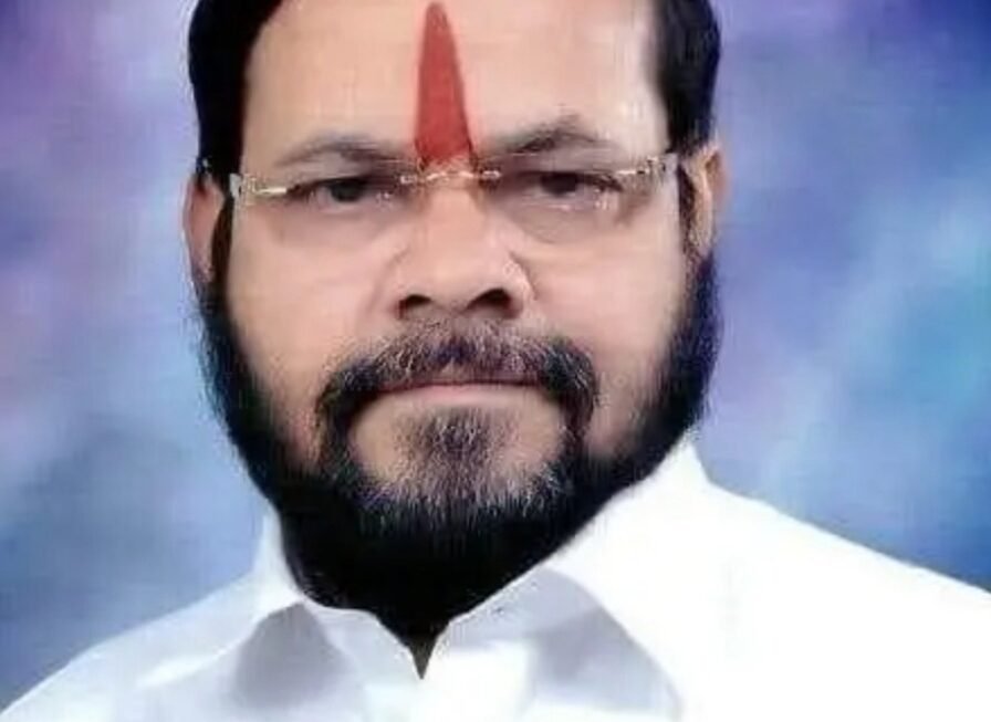 दिलीप वेंगसरकर क्रिकेट अकादमीच्या मैदानातील अतिरिक्त खर्चाची चौकशी कराशिवसेना (उद्धव बाळासाहेब ठाकरे) पक्षाचे रायगड जिल्हाप्रमुख दीपक निकम यांची पनवेल महापालिका आयुक्तांकडे मागणी; दोषी ठेकेदारांवर कारवाईचा इशारा