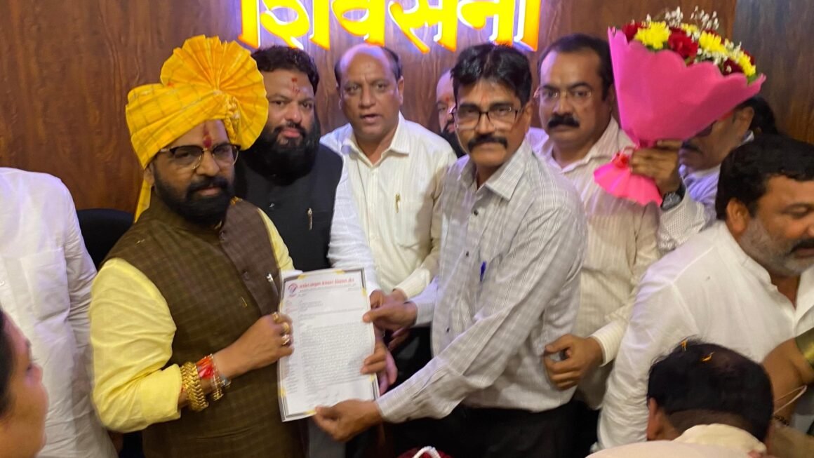 पत्रकारांनी घेतली पालकमंत्री भरतशेठ गोगावले यांची भेट बहुउद्देशीय पत्रकार भवनासाठी भूखंडाची मागणी