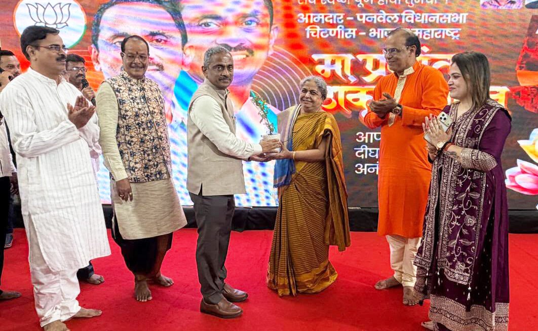 आमदार प्रशांत ठाकूर यांच्या वाढदिवसानिमित्त शास्त्रीय संगीताच्या मार्गदर्शनपर प्रात्यक्षिकाने रंगली सुरेल मैफल; विदुषी शुभदा पराडकर यांचे शास्त्रीय संगीतप्रेमी व युवा कलाकारांना मोलाचे मार्गदर्शन