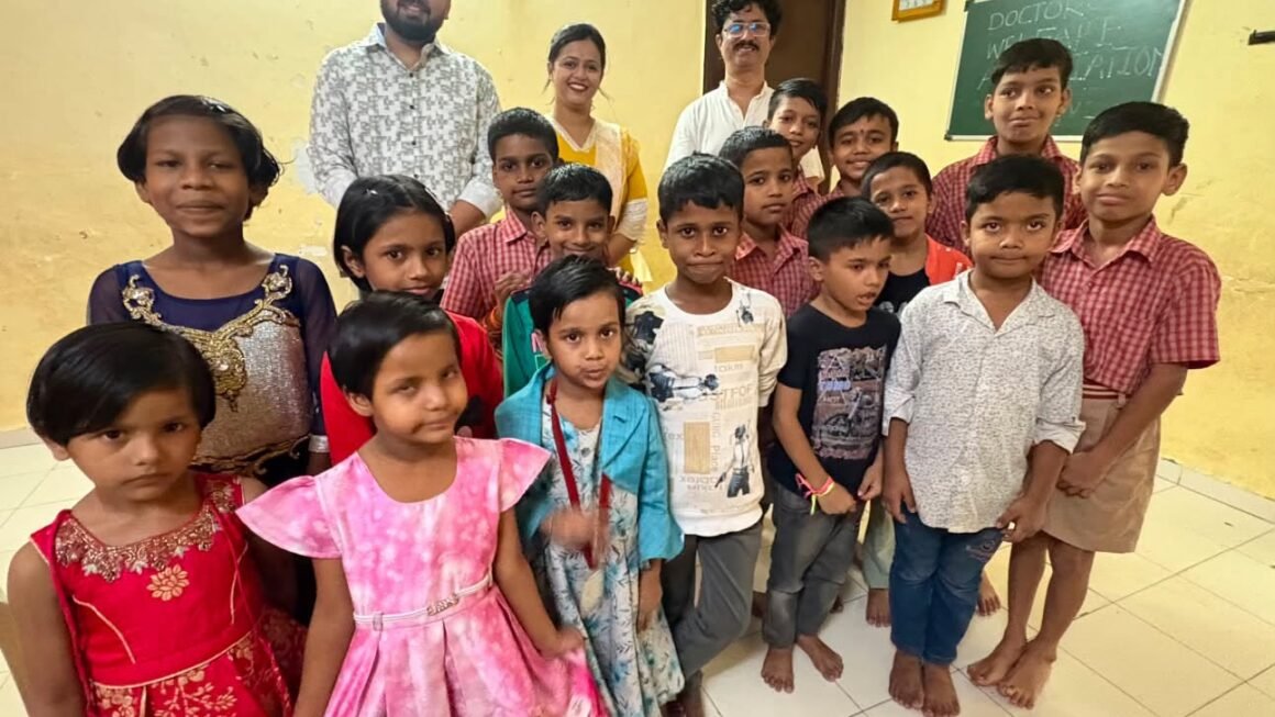 आमदार प्रशांत ठाकूर यांच्या वाढदिवसानिमित्त बालग्रामला जीवनोपयोगी वस्तूंची मदतरुचिता लोंढे-समेळ यांचा स्तुत्य उपक्रम; ‘फुलं-हारांऐवजी लोकोपयोगी कामात सहभागी व्हा’ या आवाहनाला प्रतिसाद