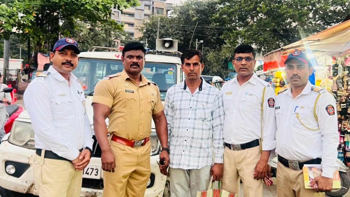 पनवेलमध्ये तिहेरी हत्याकांडातील आरोपी जेरबंदएसटी स्टँड परिसरातून ताब्यात; बुलढाणा पोलिसांच्या स्वाधीन