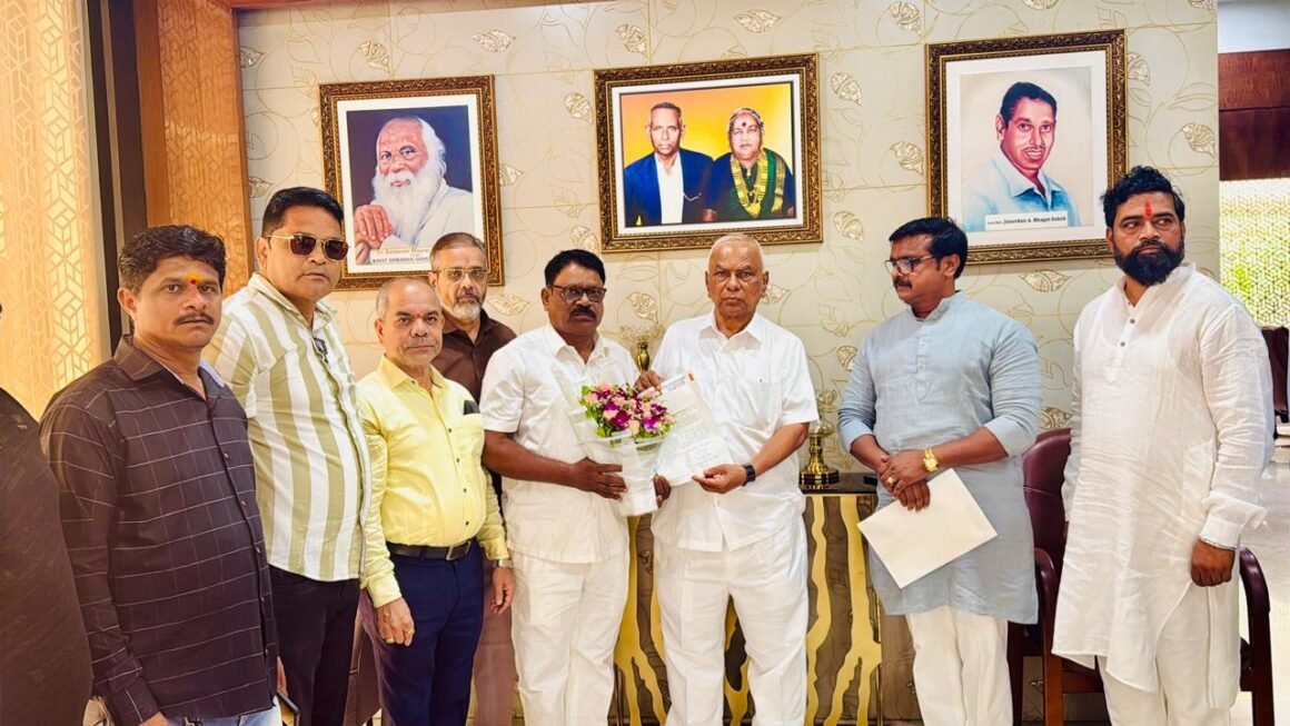 उत्तर रायगड कामगार जिल्हा आघाडीच्या नियुक्त्या जाहीर लोकनेते रामशेठ ठाकूर यांच्या हस्ते नवनियुक्त पदाधिकाऱ्यांना नियुक्तीपत्रे